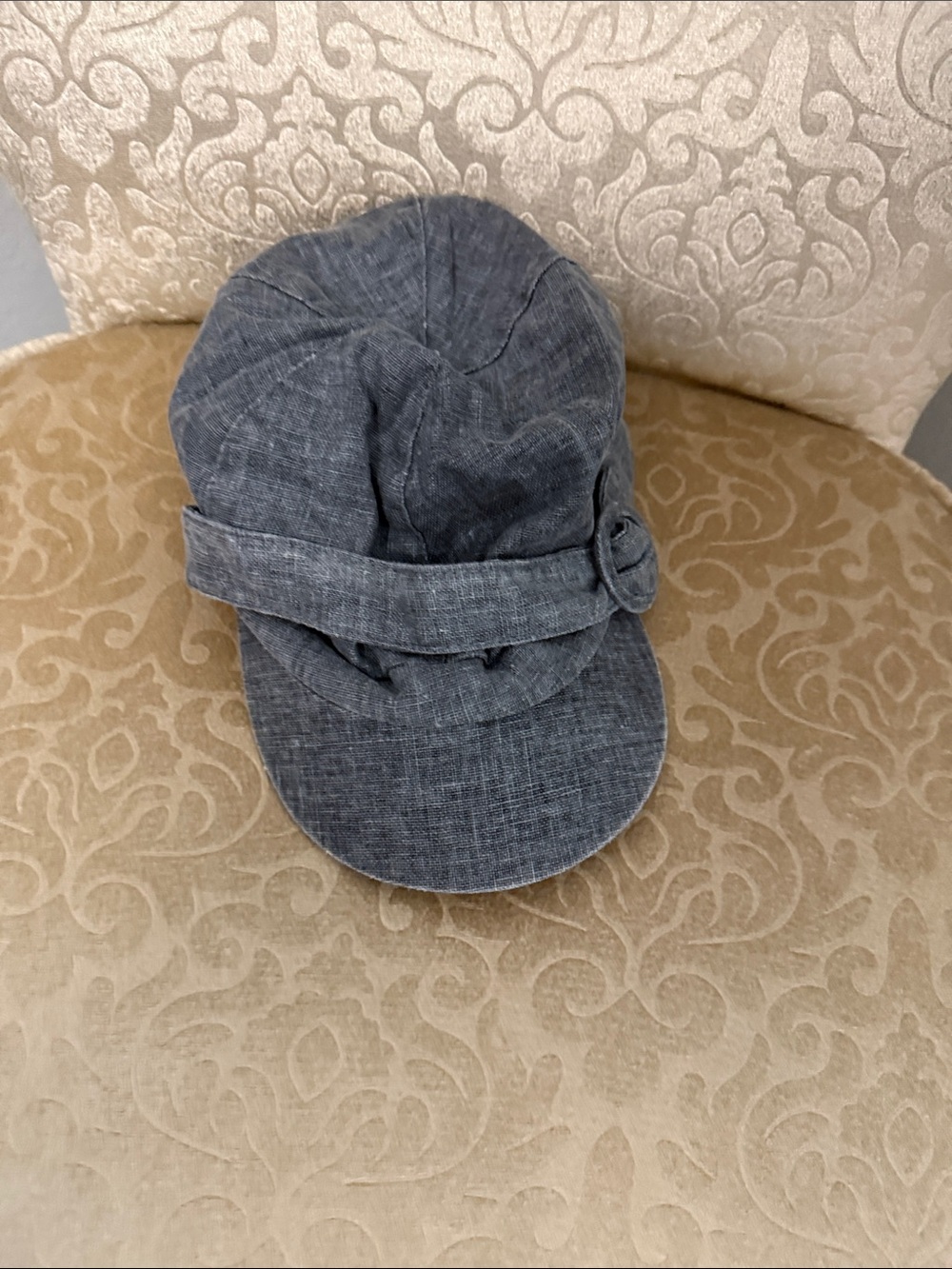 Gray Casual Men’s Cap with Strap